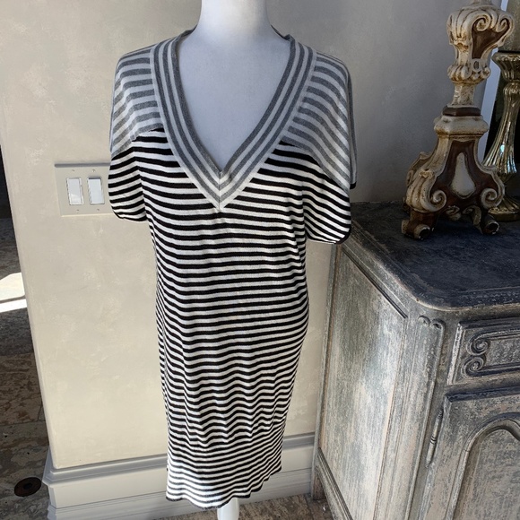 BCBGeneration Dresses & Skirts - BCBGeneration V-neck Striped Tunic Dres